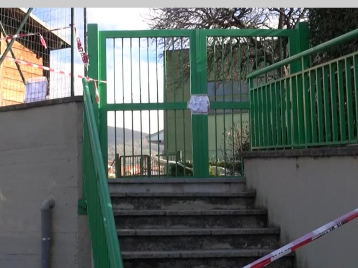 Arezzo, Leonardo poteva essere salvato? Avvisi di garanzia a 5 educatrici per il bimbo morto strozzato all'asilo