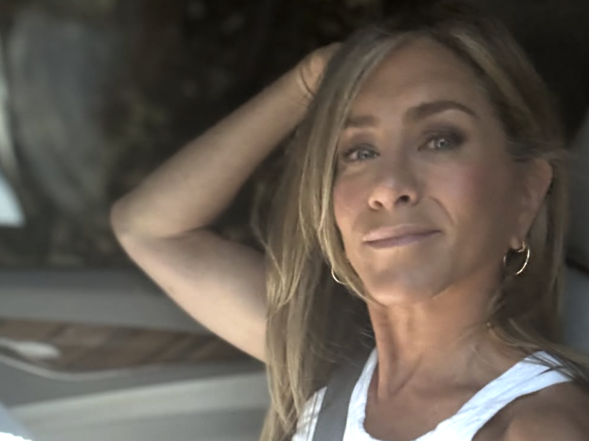 Jennifer Aniston non rinnega il passato. «Alla festa per i suoi 50 anni c'erano anche gli ex mariti e gli ex fidanzati»