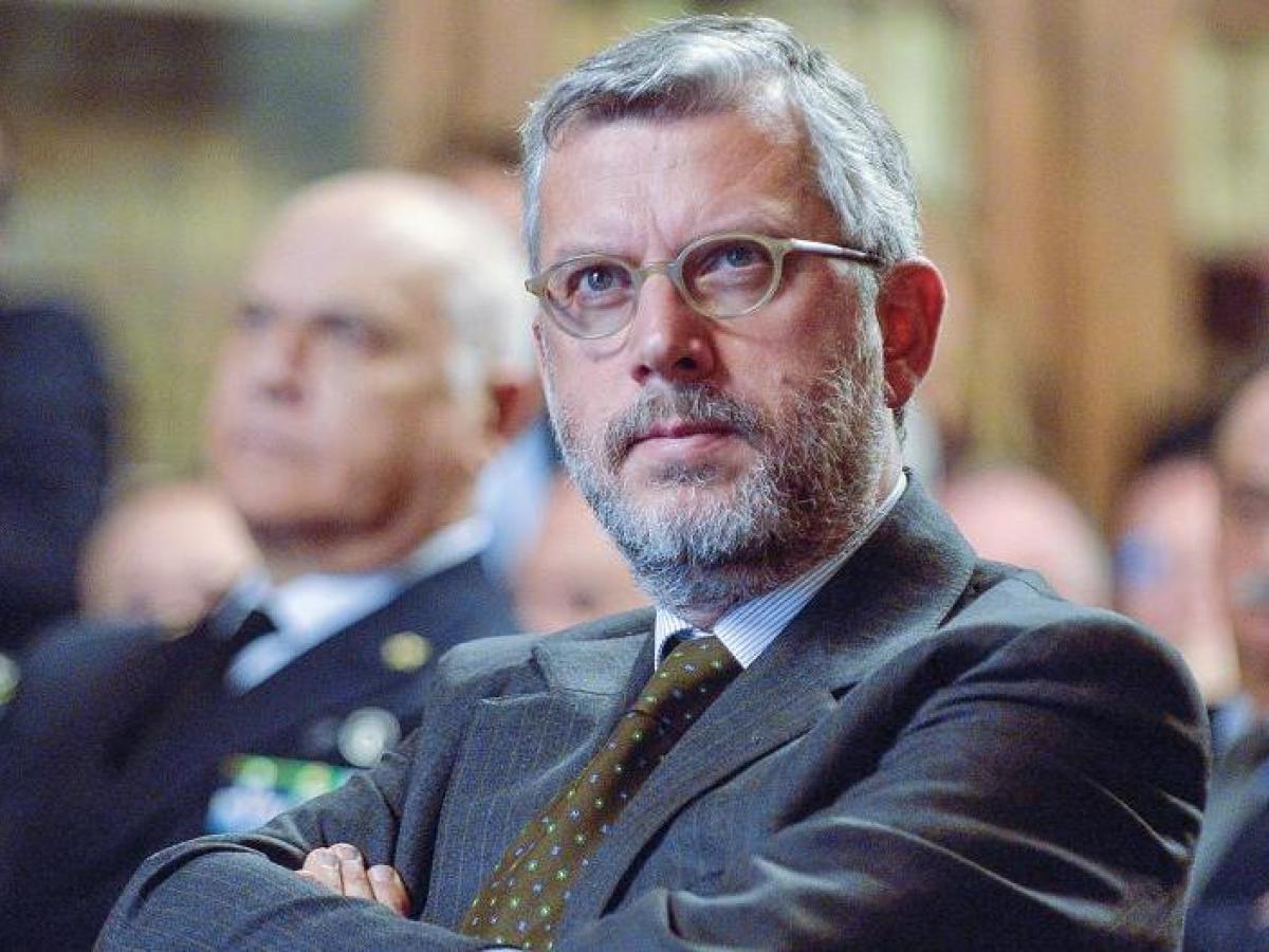 La cena tra romanisti sulla terrazza e la mail che ha «tradito» il consigliere di Mattarella. Il giallo dell La cena tra romanisti sulla terrazza e la mail che ha «tradito» il consigliere di Mattarella. Il giallo dell