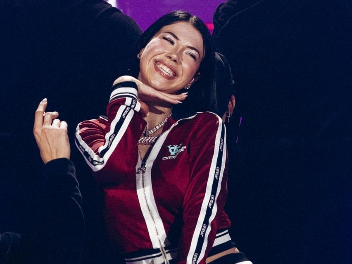 Anna, al via il primo tour nei palazzetti fra glitter, ospiti e commozione