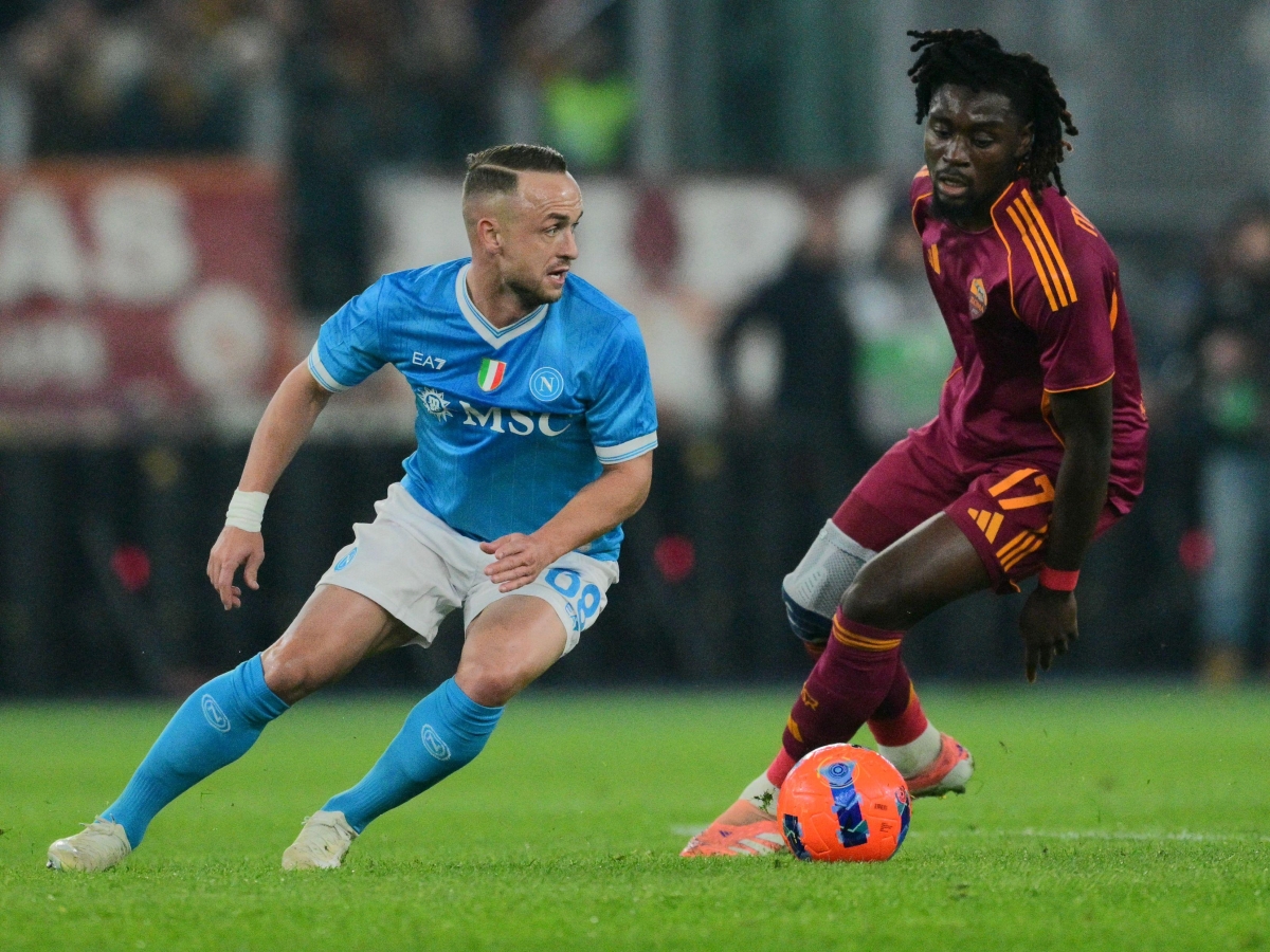 Napoli, un'altra tegola per Conte: infortunio per Lobotka. Salta Juventus, Benfica e Udinese