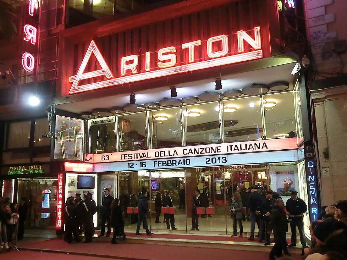 «Sanremo? Era meglio l’anno scorso. Ma chi sono questi?»: la delusione per la lista dei concorrenti e le paure dei (veri) Big