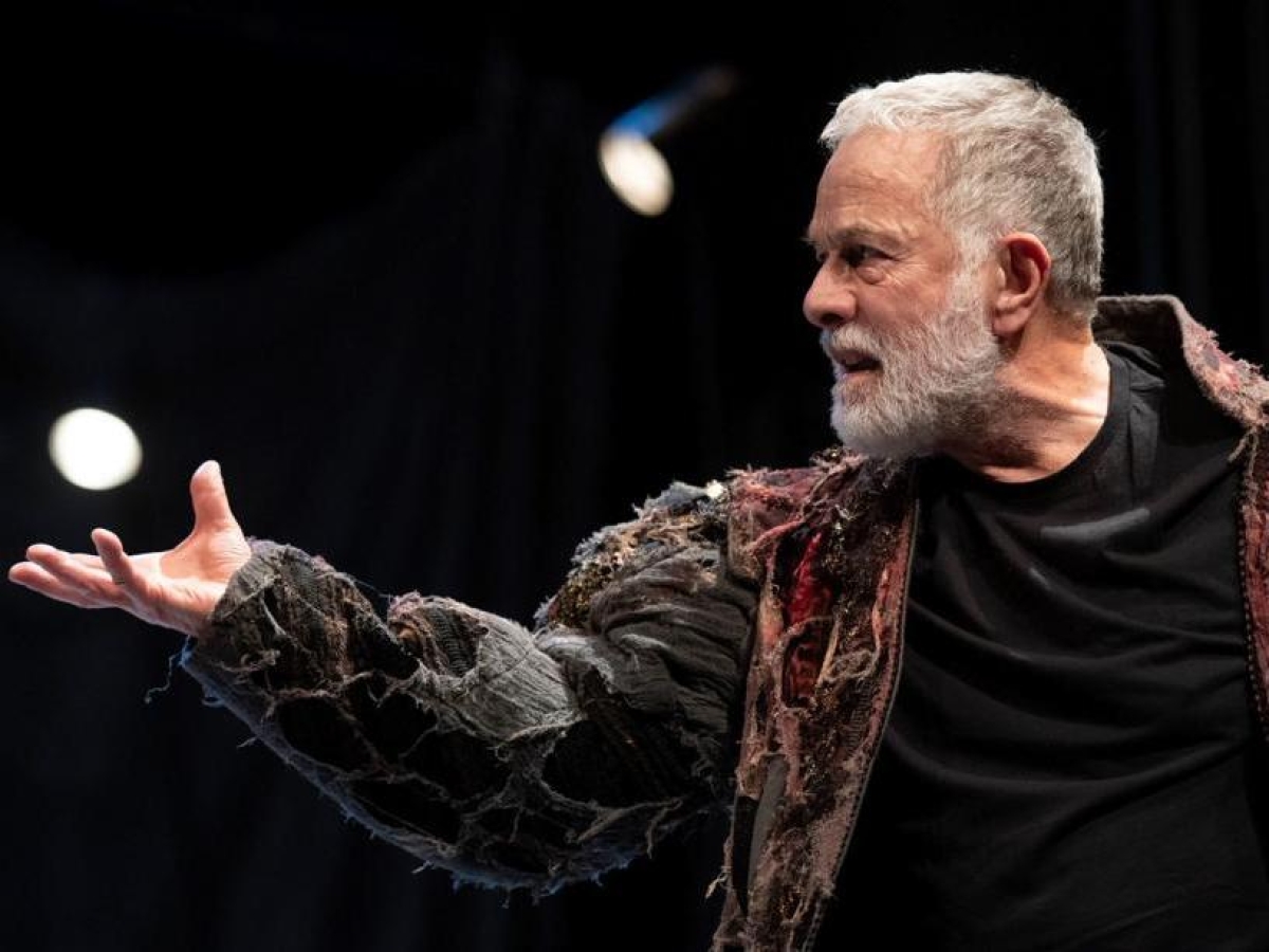 Il ritorno di Gabriele Lavia alla Pergola di Firenze: «Vi racconto il corpo, la voce, l'anima, tra Shakespeare, Rilke e... Francesco Nuti»