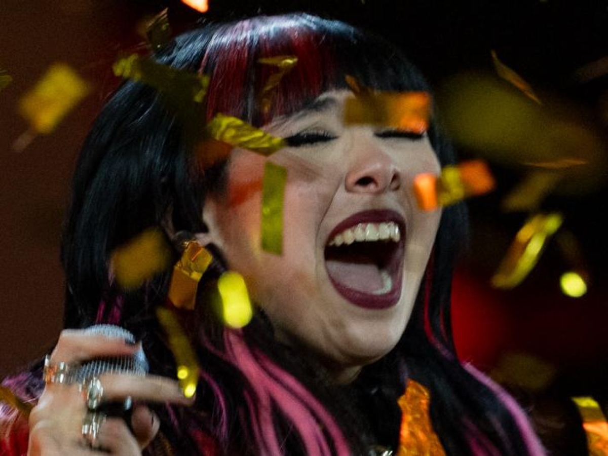 La vincitrice di «X Factor» Rob: «Ho iniziato a cantare con la sigla delle Winx. Non credevo di vincere. Il paragone con i Maneskin? Magari»