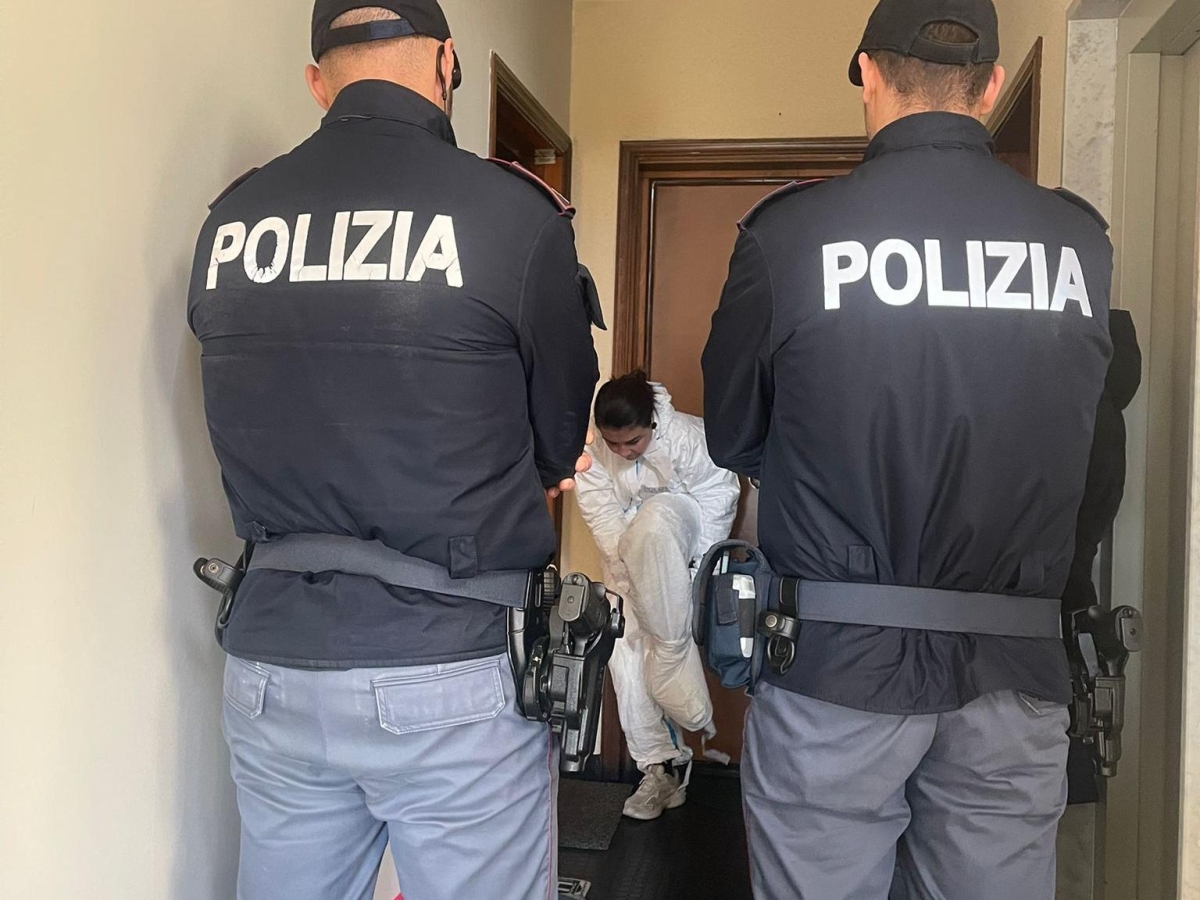 Ostia, 30enne uccide la nonna a martellate: fermato. Prima aveva ferito il compagno della madre Ostia, 30enne uccide la nonna a martellate: fermato. Prima aveva ferito il compagno della madre