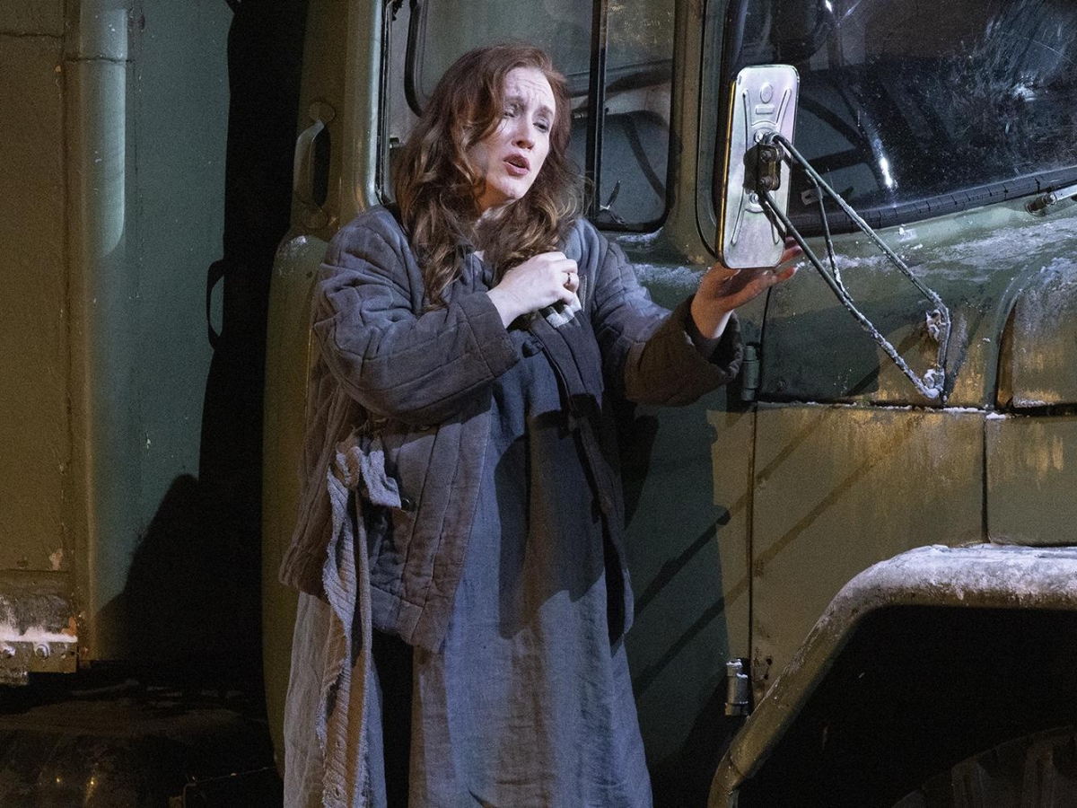 La recensione di Lady Macbeth: Chailly mattatore, Jakubiak eccelle in un’opera iperrealistica