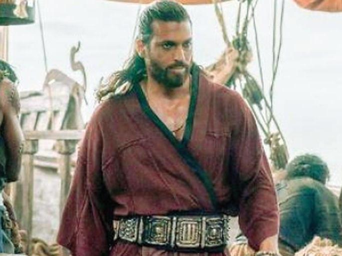 Can Yaman fermato (e rilasciato) in una retata antidroga: nelle indagini sono coinvolti altri vip. Le droghe e l'hotel con la stanza segreta per i festini