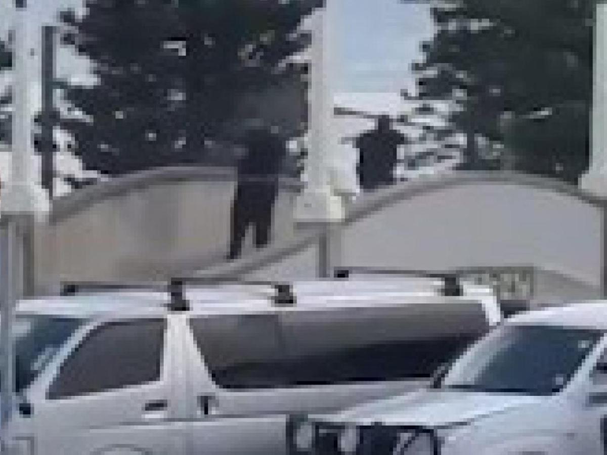 Australia, due uomini sparano sulla folla a Bondi Beach durante la festa dell Australia, due uomini sparano sulla folla a Bondi Beach durante la festa dell