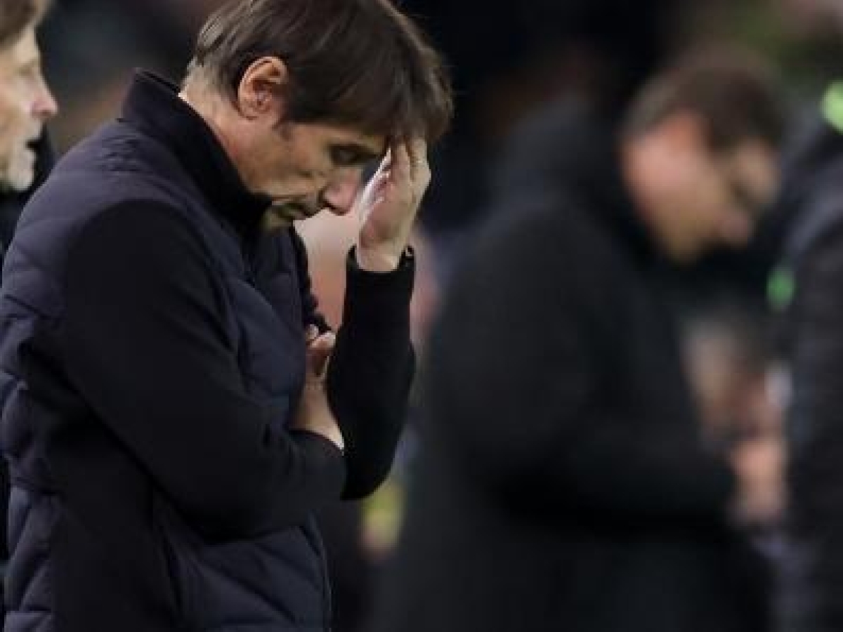 Il Napoli cade a Udine e perde la vetta, Conte: «Siamo stati timorosi, imparare a gestire i momenti con il vento contrario»