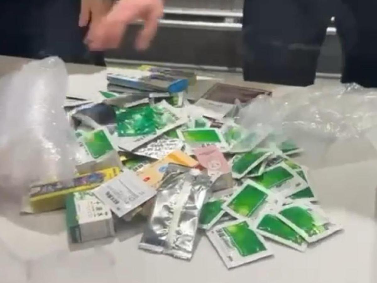 Malpensa, scoperti e sequestrati oltre 18mila farmaci illegali il cui commercio è vietato in Italia: denunciati 11 passeggeri