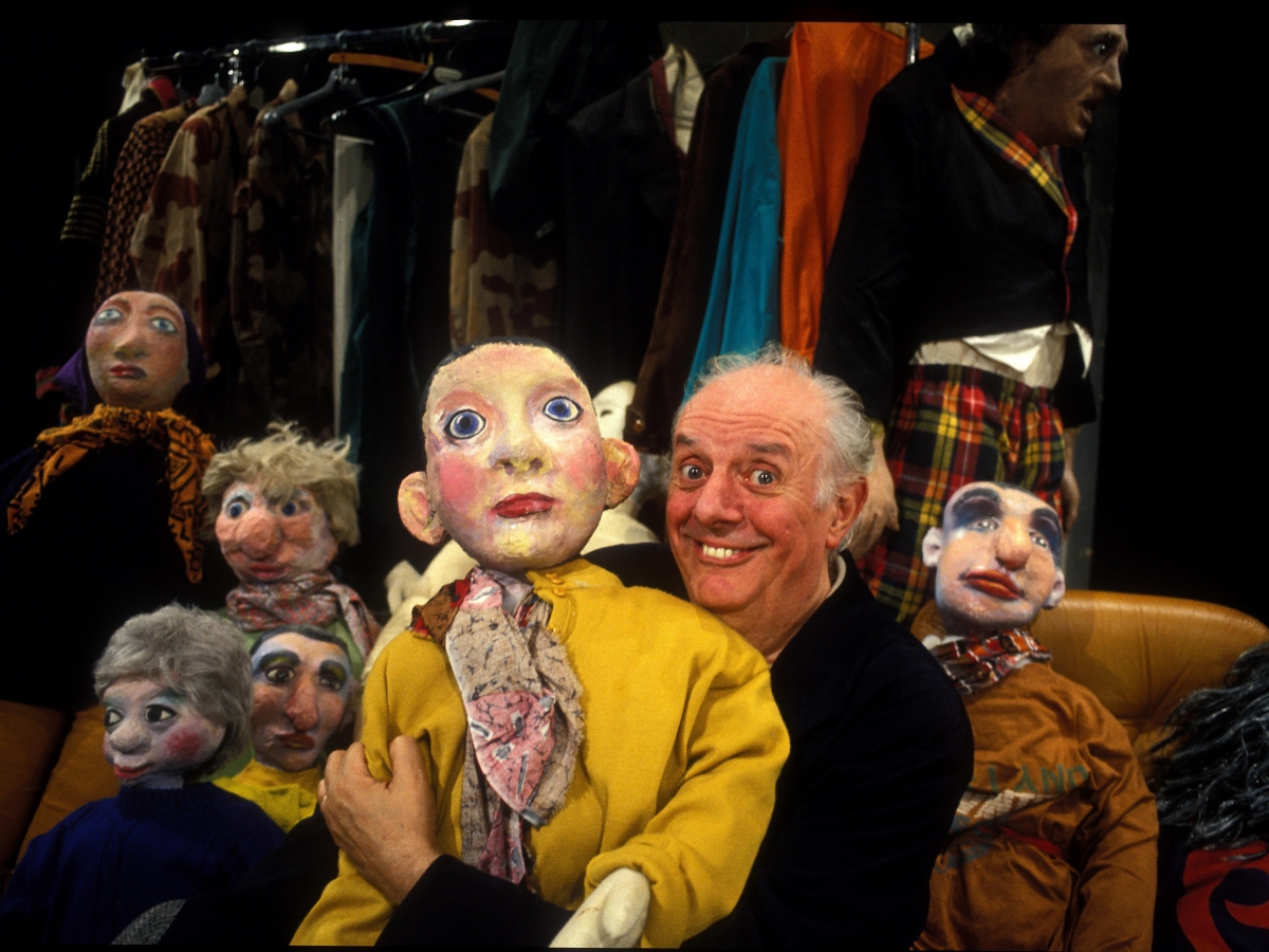 L'assenza di una via per Dario Fo. E i pensionati in aiuto ai «ghisa»