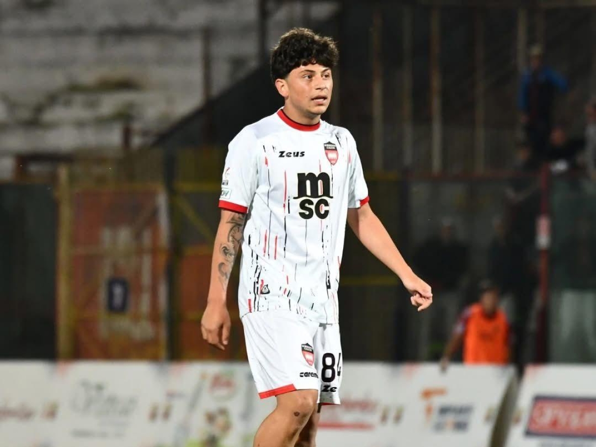 Napoli, il calciatore 18enne Bruno Petrone accoltellato nelle strade della movida: è grave. Si costituiscono due minorenni