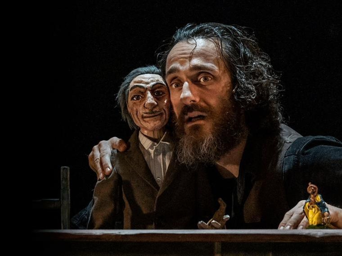 «Natale in casa Cupiello», l’omaggio a Eduardo con i pupazzi di Luca Saccoia