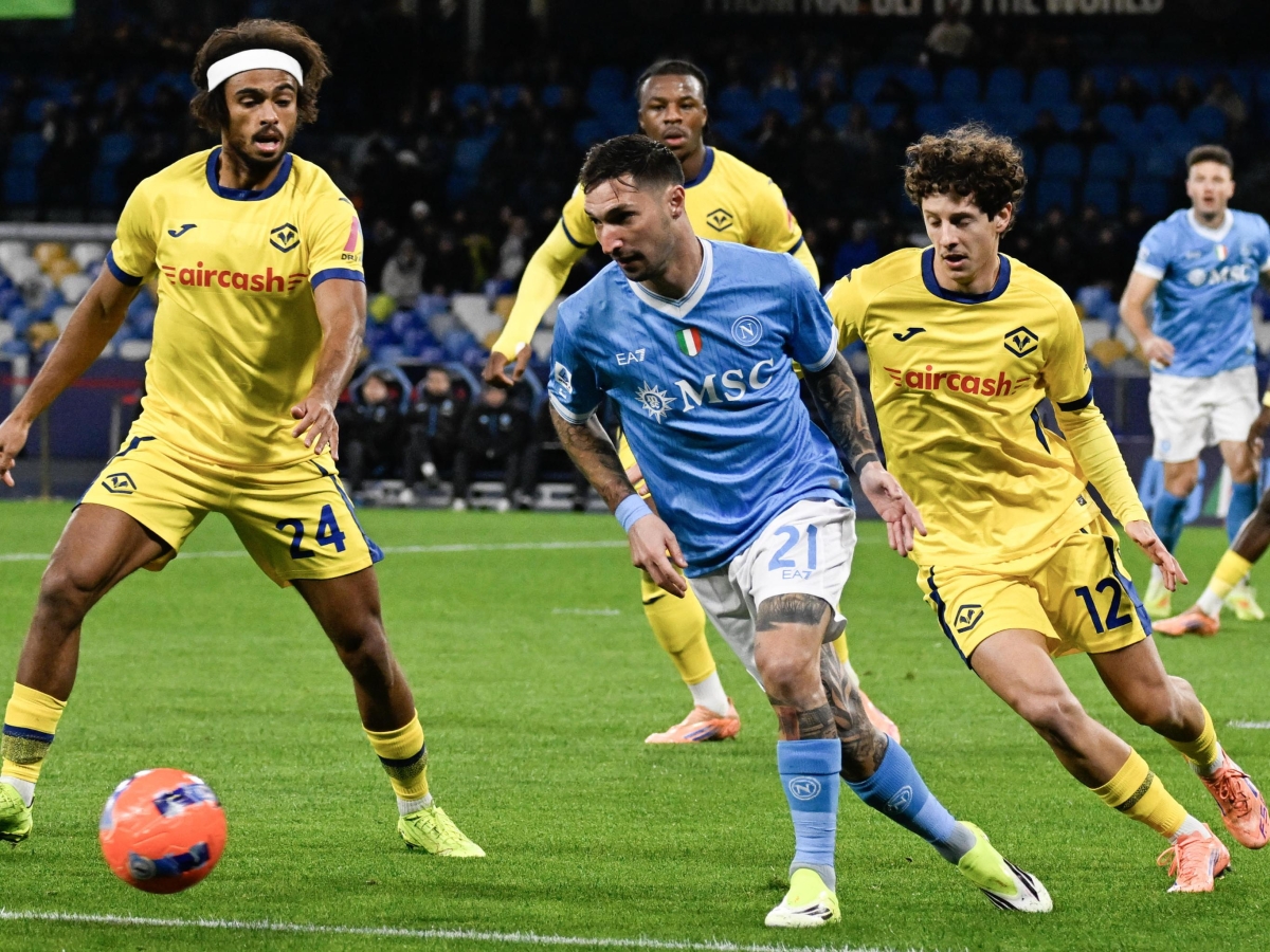 Napoli Verona 2-2, annullati due gol azzurri ed è polemica