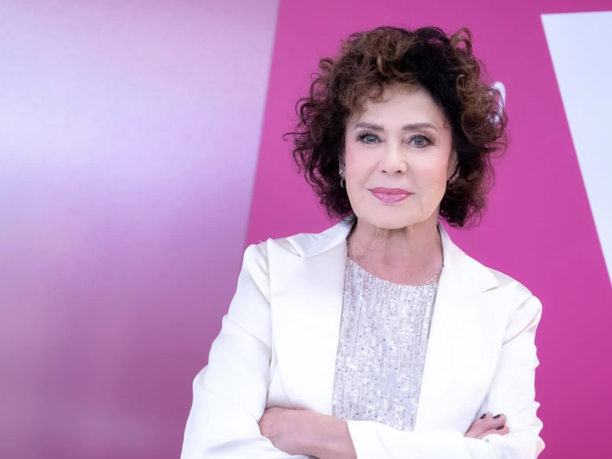 Corinne Clery: «Mio figlio mi ha fatto violenza psicologica per anni, ma non mi ha mai picchiata. Ormai per me è perso per sempre. Sono rinata grazie a Claudio e pensiamo di sposarci»