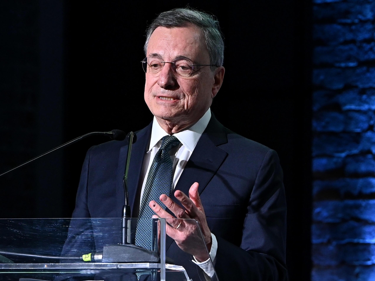 a draghi il premio carlo magno l ex premier l europa ha pi249 nemici che mai