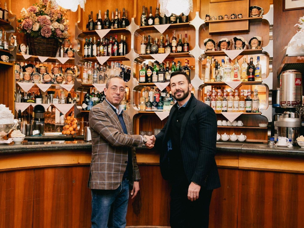 Milano, la pasticceria Gattullo passa di mano dopo 65 anni. «Cochi e Renato entravano con le pinne, Bruno Pizzul cucinava gli spaghetti per Jannacci»