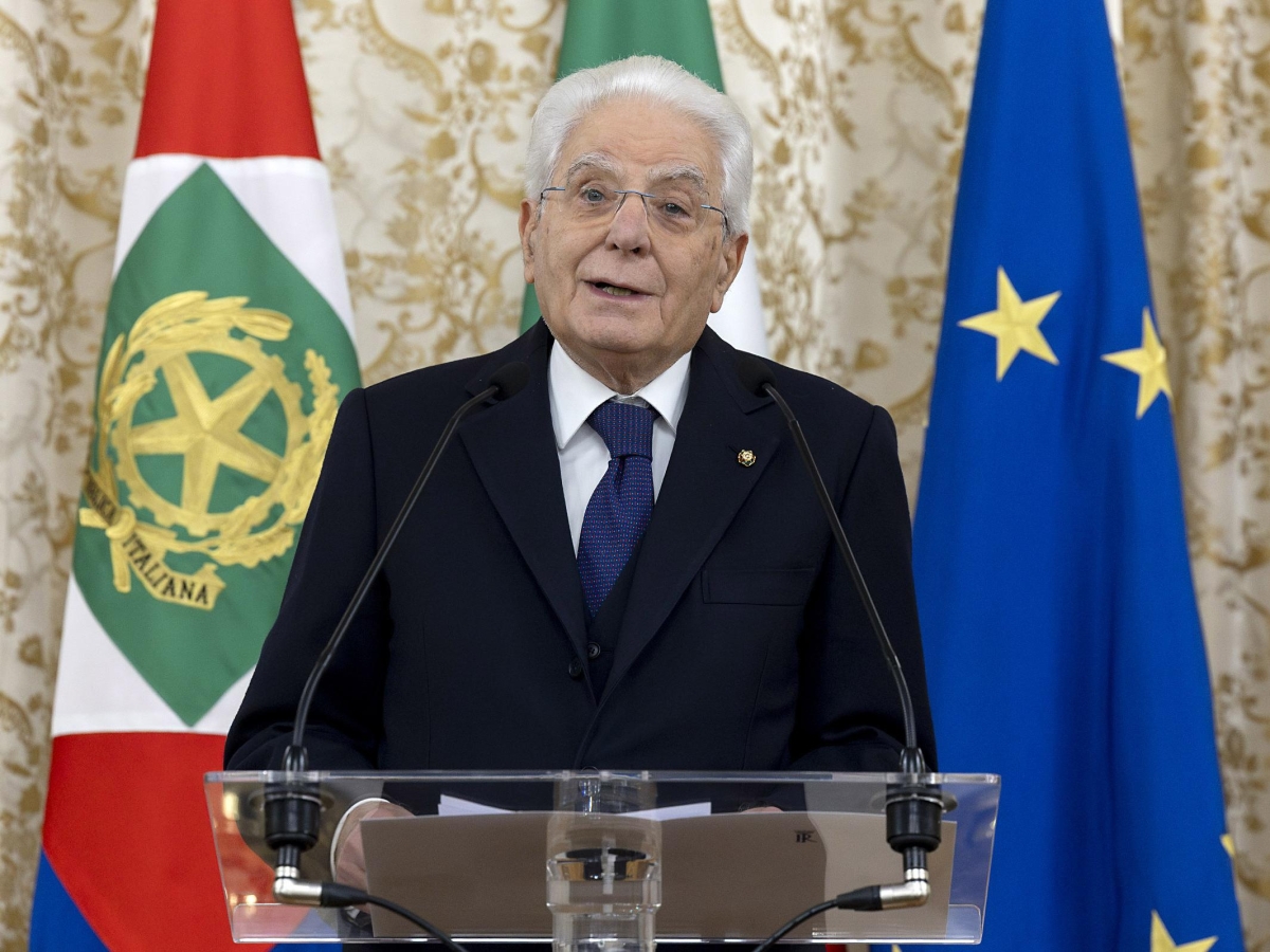 Sergio Mattarella all'ospedale Niguarda di Milano: il presidente della Repubblica fa visita ai ragazzi feriti nel rogo di Crans-Montana