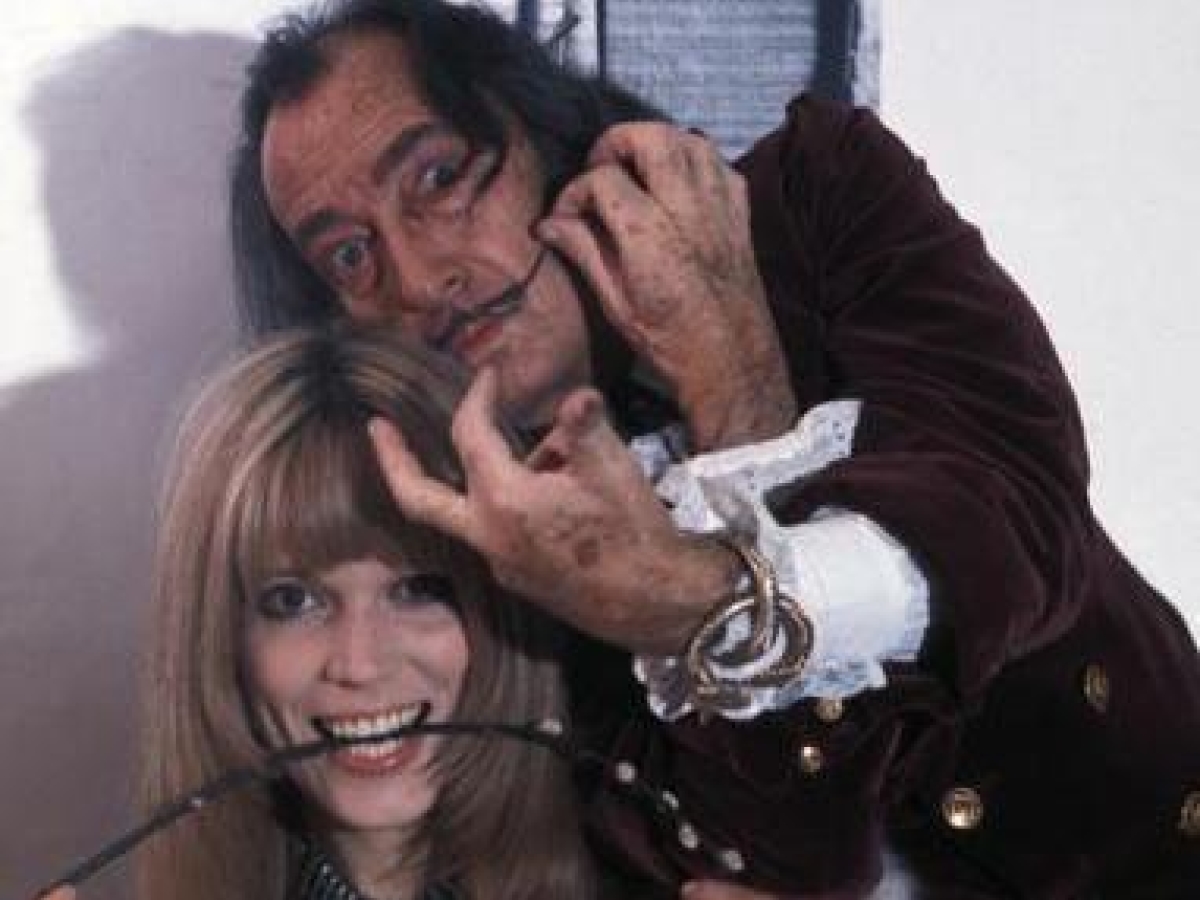 Salvador Dalí e Amanda Lear, un amore durato 16 anni: il primo incontro, il rapporto con Gala, 7 segreti