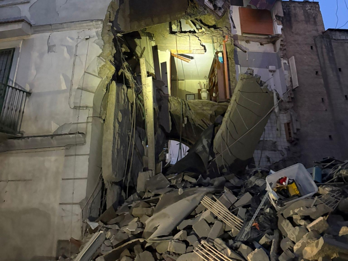 Crollo di Casoria, ordinanza del sindaco: i privati verifichino le cavità con l'obbligo di segnalare potenziali pericoli