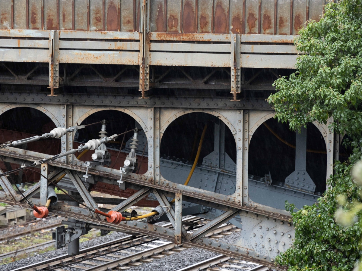 Firenze, lavori al cavalcavia di Ponte al Pino: da sabato alle 15 stop all'Alta Velocità fino alle 15 di domenica. La sindaca Funaro: «Non prendete l'auto»