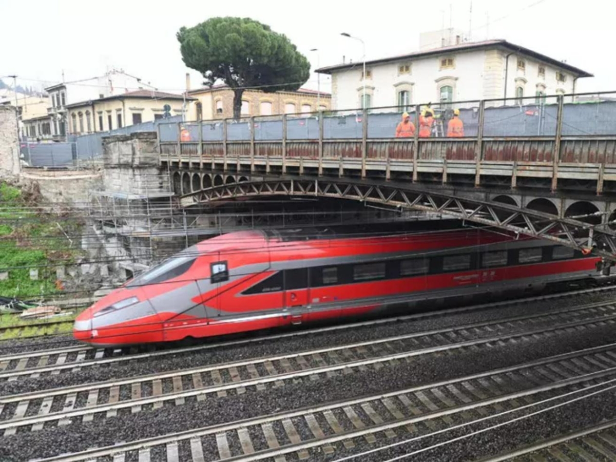 Firenze, il giorno X di ponte al Pino: ferrovie interrotte, viabilità stravolta, bus deviati (tutte le informazioni)
