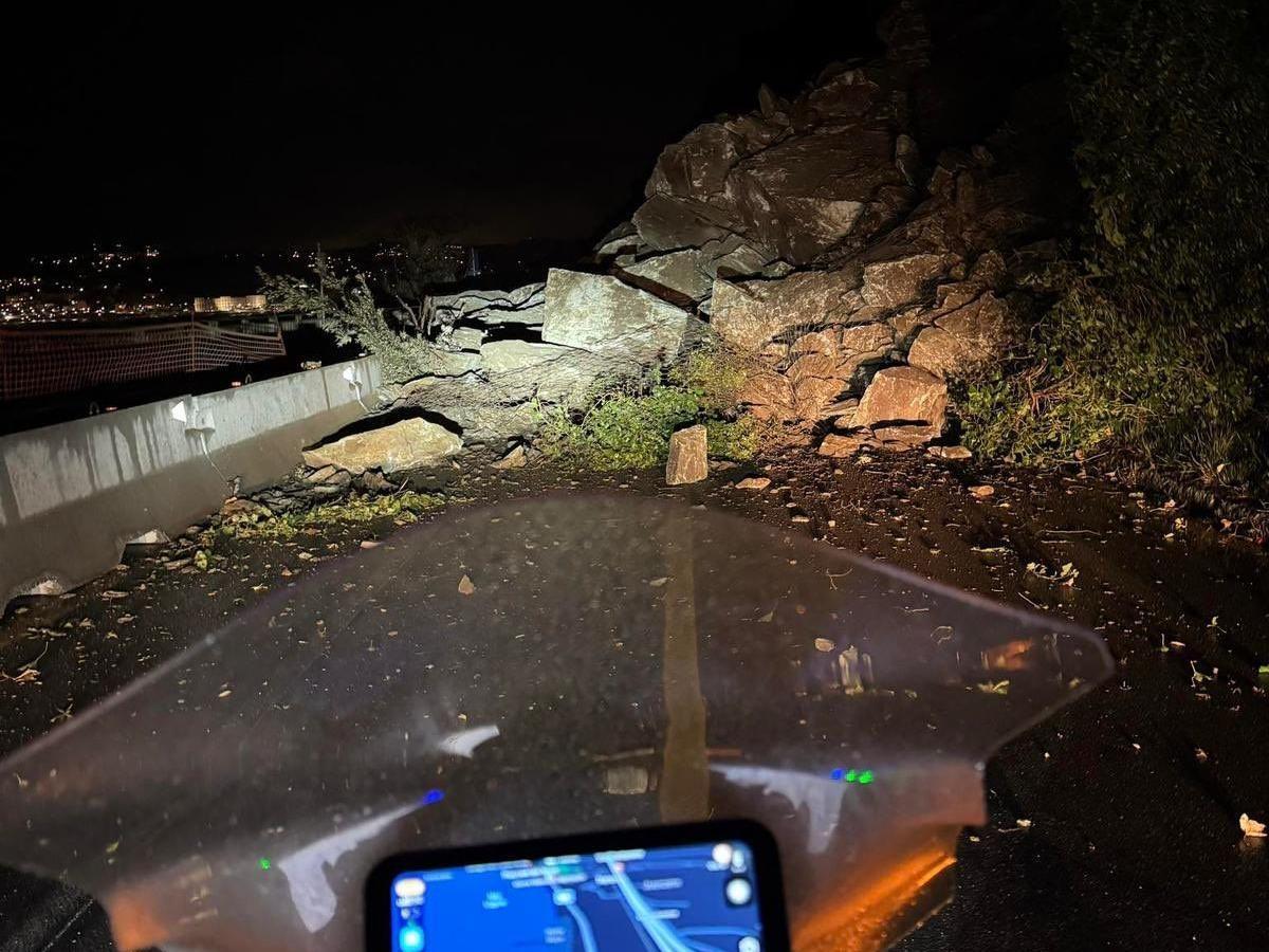 Sicilia, una frana minaccia Niscemi: oltre 500 evacuati.Liguria, Massi sull Sicilia, una frana minaccia Niscemi: oltre 500 evacuati.Liguria, Massi sull