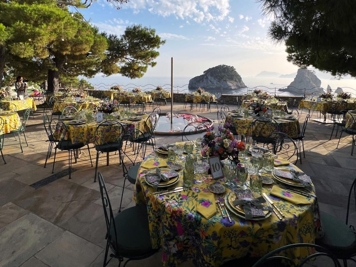 Quattro Passi di Nerano, ecco perché sono scattati i sigilli all'unico tre stelle del Sud. Le accuse: sostituito un uliveto, ricoprendo di cemento una zona a rischio idrogeologico