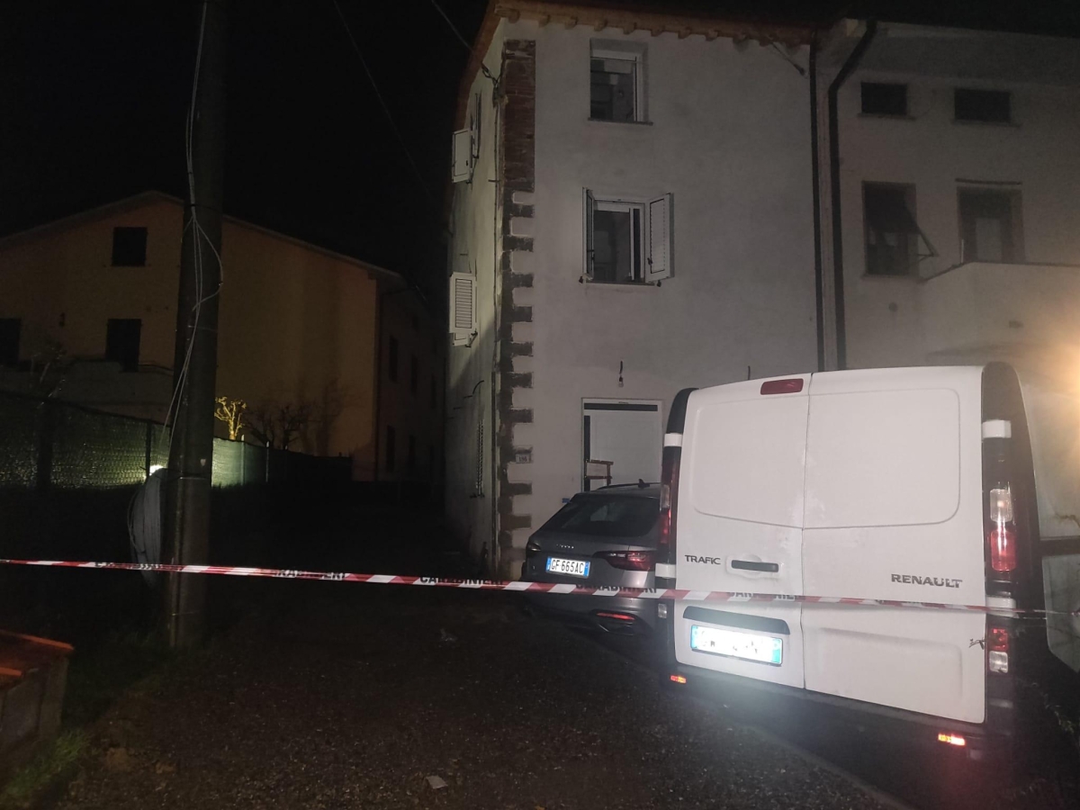 lucca famiglia uccisa dal monossido di carbonio morti padre madre e due figli di 22 e 15 anni intossicati tre soccorritori