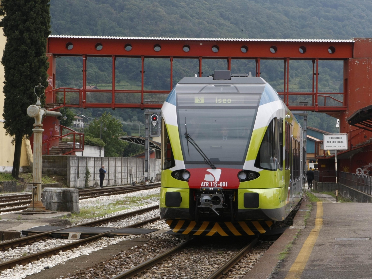 Manzoni: ritardi sulla Brescia-Edolo? Colpa di Regione, i fondi per eliminare i passaggi a livello li ha usati per l'idrogeno