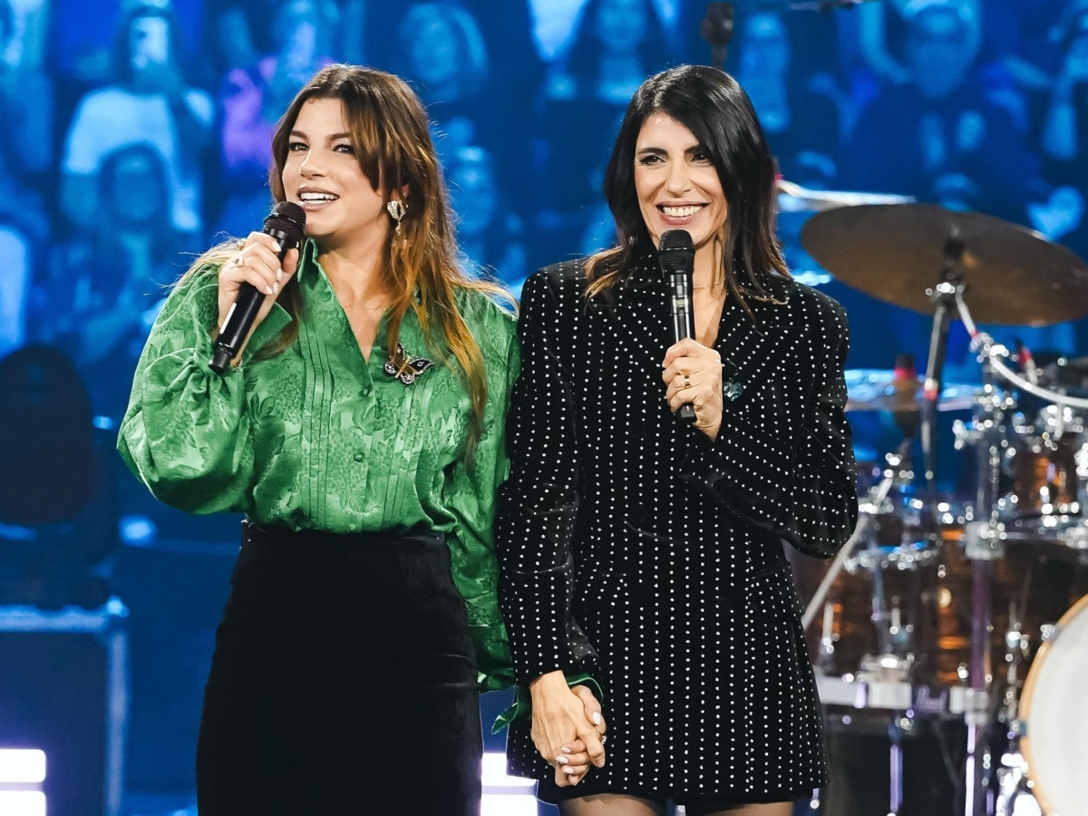 Taratata di Bonolis a ChorusLife Arena: ovazione per Ligabue, Antonacci «bellissimo», Giorgia con «Gocce di memoria», Elisa extra scaletta, Emma entusiasta, Pezzali canta «Una canzone d'amore»