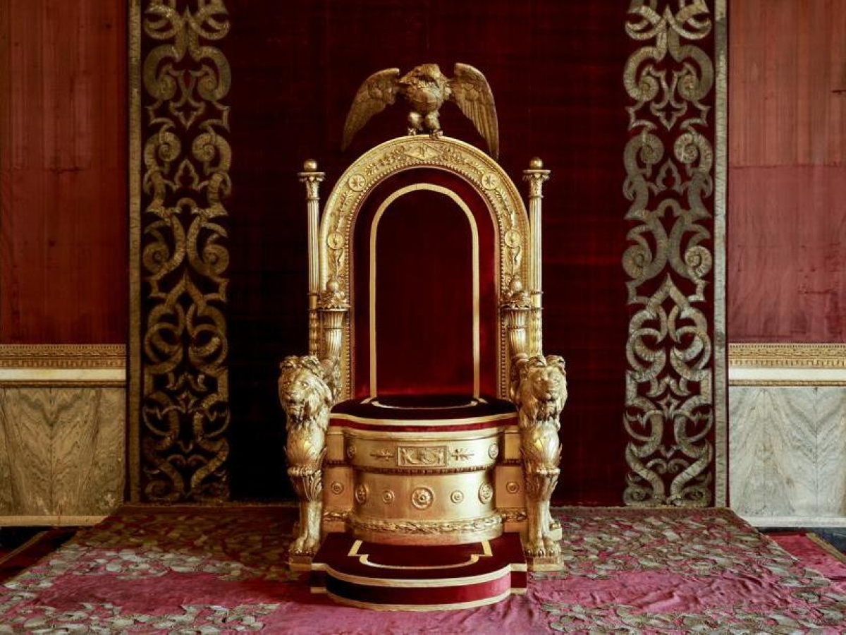 Restaurato il trono di Napoli, partito Borbonico è tornato Savoia