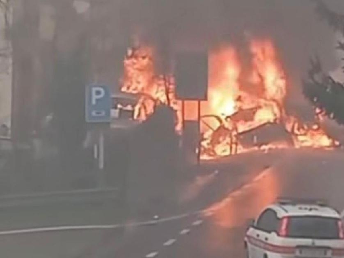 Bibbiena, esplode camion carico di bombole di ossigeno: sei feriti