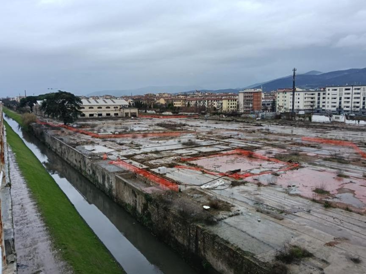 Firenze, viaggio tra chi vive ai confini delle ex Ogr: «Non siamo cittadini di serie A o serie B, ma stop speculazioni»
