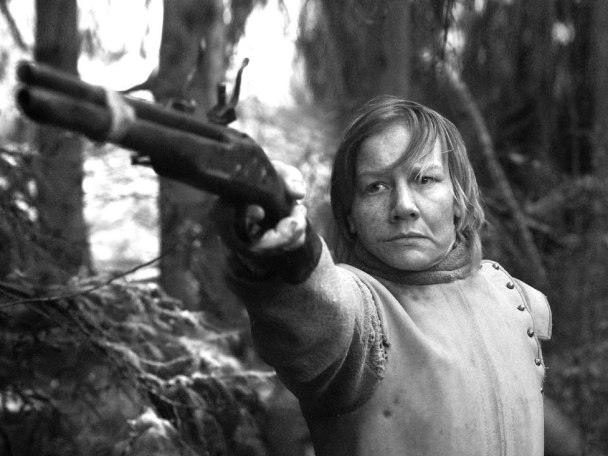 Sandra Hüller travestita da uomo è straordinaria