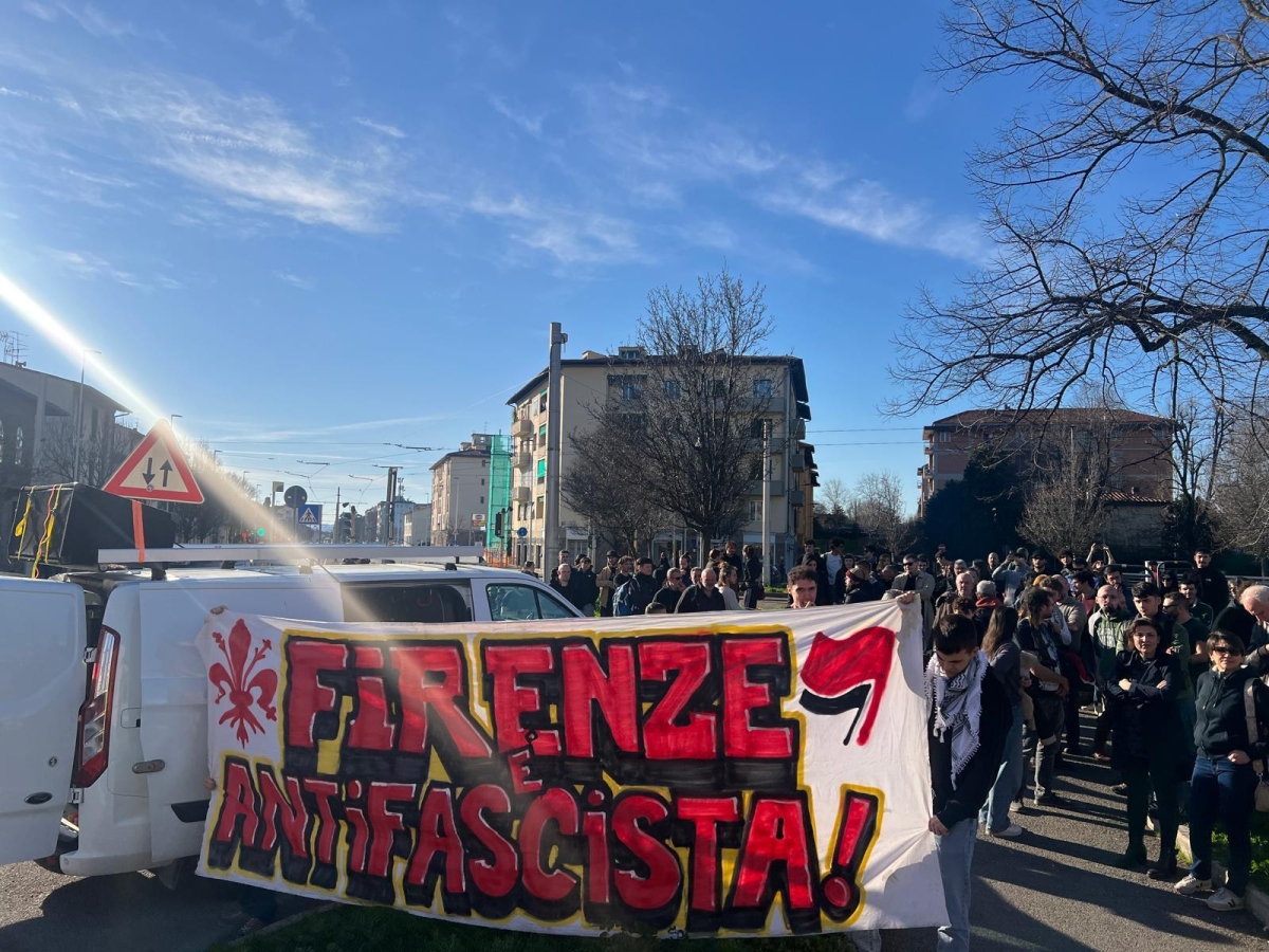 Firenze Antifascista, oltre cento in corteo contro la legge sulla remigrazione. E a pochi passi Casa Pound