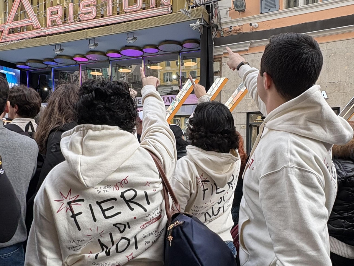 I «Ragazzi del Verga» a Sanremo, l'incontro con Michele Bravi: «Grandi emozioni per guardare al futuro oltre la malattia»
