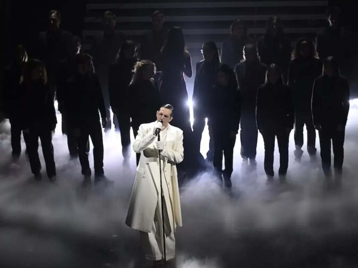 Achille Lauro, la madre di Riccardo Minghetti: «Grazie per l'omaggio a Sanremo ai morti di Crans-Montana. Commozione, non rabbia»