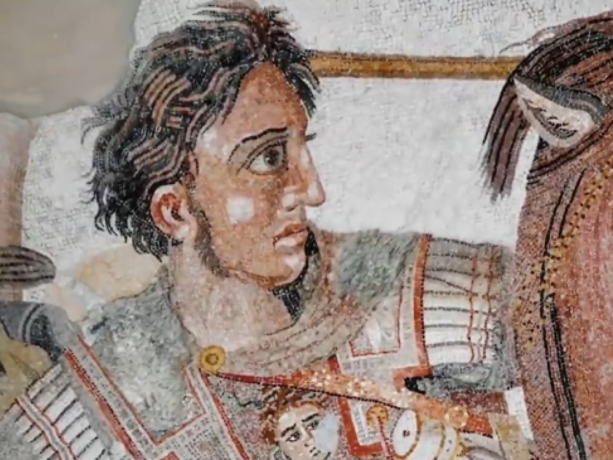 Finito il restauro del mosaico di Alessandro Magno al Mann. Presto un nuovo allestimento per ammirarlo in posizione pavimentale