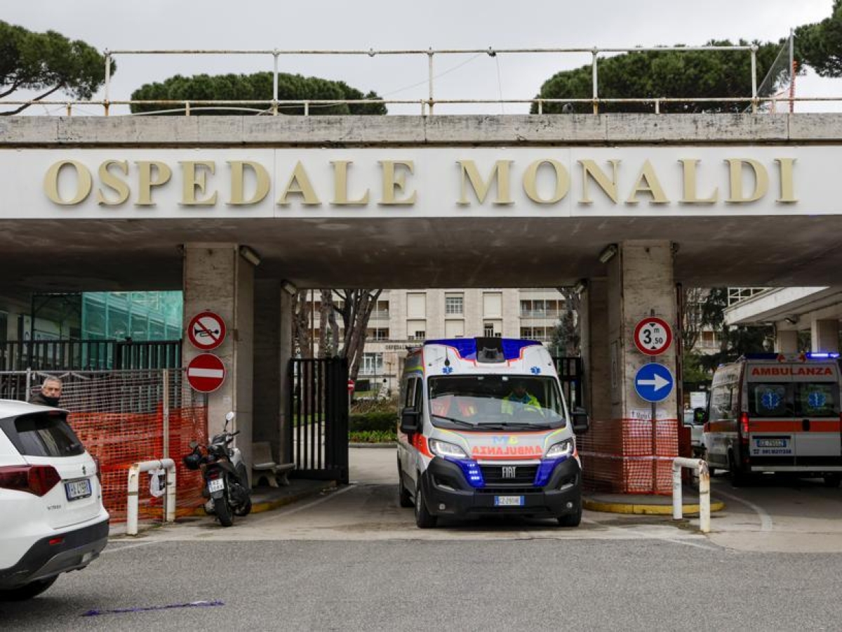 Domenico, richieste di trasferimento e accuse in ospedale dopo il trapianto. Il Monaldi: «Basta delegittimare»