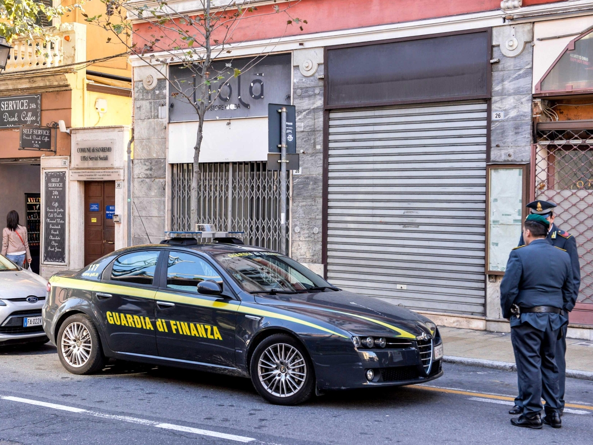 Vigevano, frode carosello nelle vendite online da 28 milioni di euro: arrestati commercialista milanese e due imprenditori