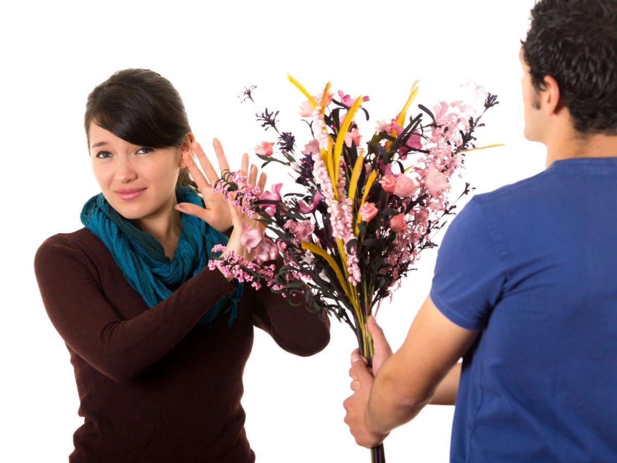 Il corteggiamento insistente non è (sempre) molestia: lo dice il Tar della Campania