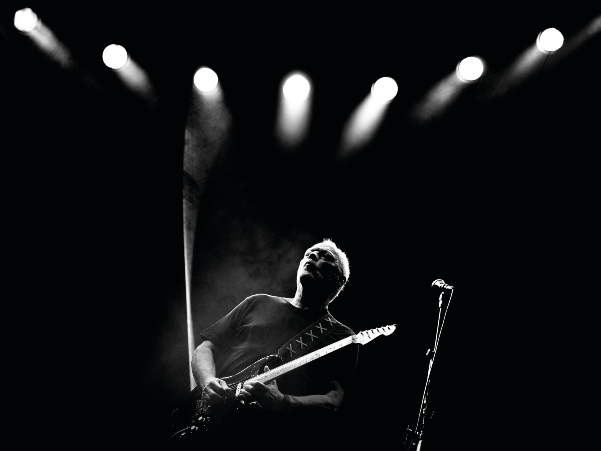 David Gilmour, la sua chitarra Black Strat torna ad essere la più costosa al mondo: è stata venduta per 14,5 milioni di dollari