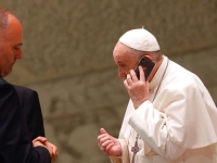 «Pronto, sono Papa Francesco»: tutte le telefonate (note) del Pontefice