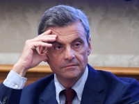 Calenda: «È il periodo più drammatico dal 1945. In Italia ci sono politici che ricevono finanziamenti dalla Russia di Putin»
