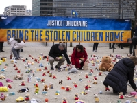 «Maschio, biondo, calmo»: nel database dei russi i «filtri» della vergogna per adottare i bimbi ucraini rapiti