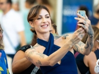 Ema Stokholma: «Mamma non mi mandava a scuola quando i lividi si vedevano. Papà diceva: torno lunedìe ricompariva dopo anni. Sono al 40esimo trasloco»