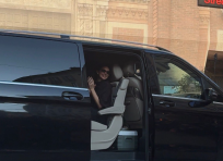 Flashmob in Brera: Kendall Jenner superospite e tra il pubblico c'è Laila Hasanovic