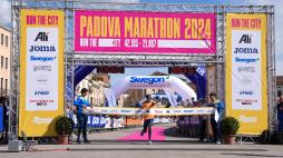 Padova Marathon, vince il keniano Timothy Kipchumba: demolito il record della corsa. In 20 mila per le Stracittadine