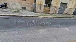 «Ubi tu, ibi ego», romantica scritta di matrimonio in strada a Bari